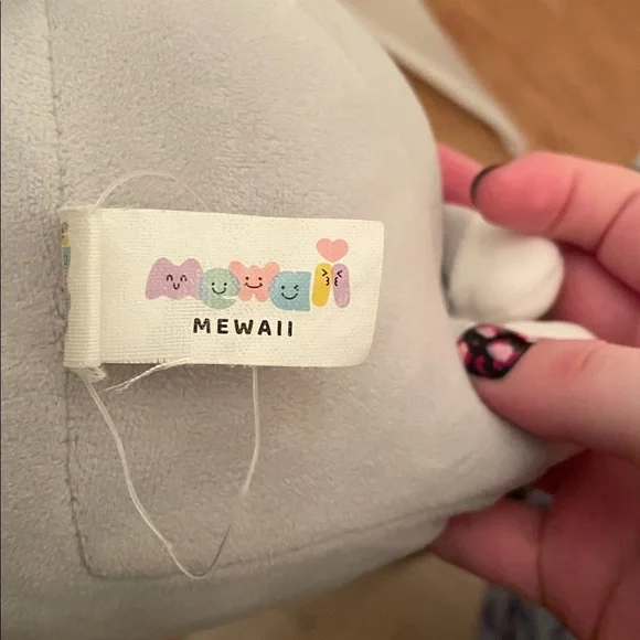 Looooong Squishy Cat With Wings - Picture 2 of 5